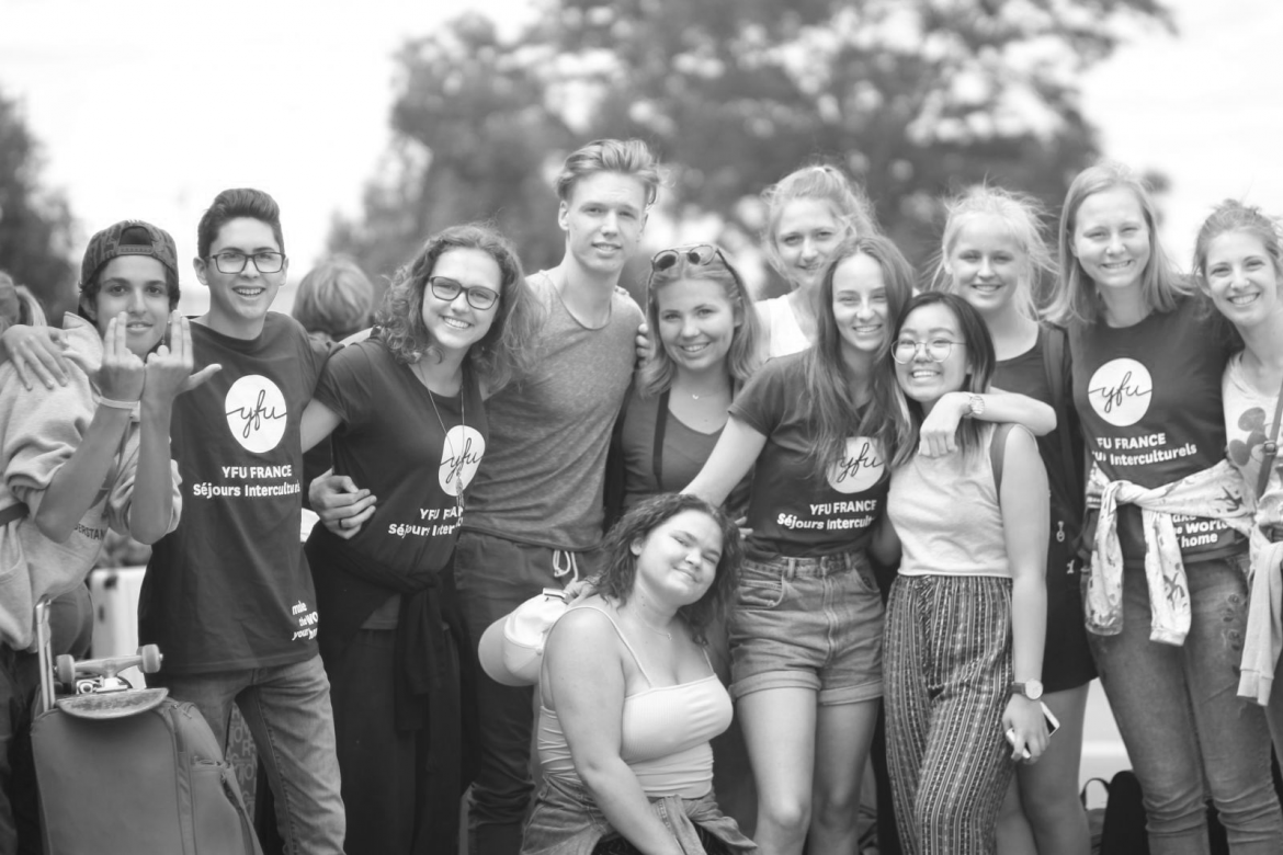 Sinh Viên Có Nên Tham Gia CLB Ở Đại Học Không?